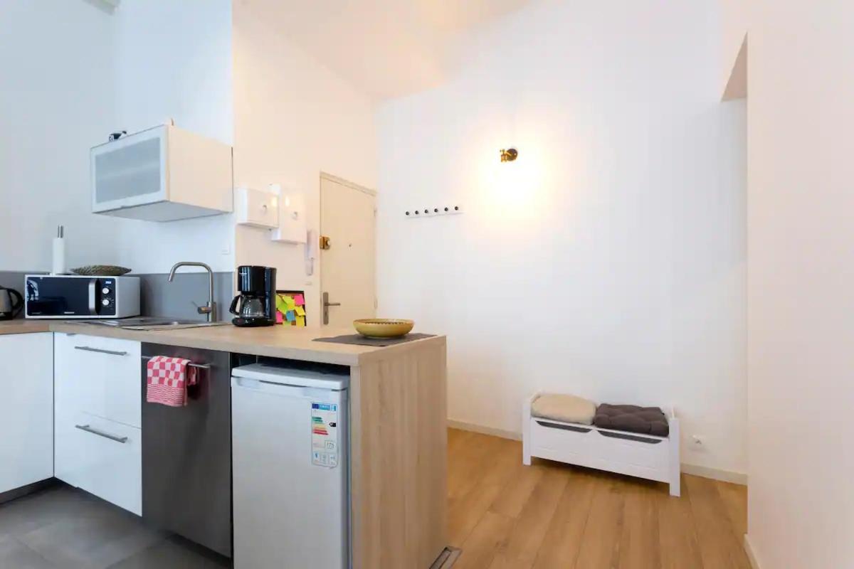 Magnifique 2 Pieces - Plein Centre - Tram 1 Min Apartment มงต์เปอลิเยร์ ภายนอก รูปภาพ